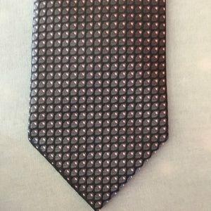 Verse silk tie.